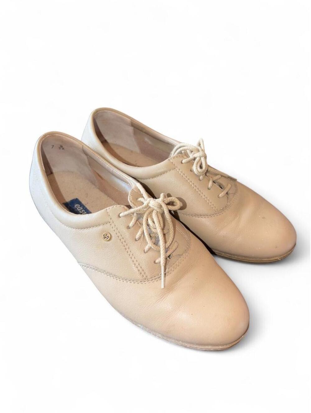 Easy Street Women's Tan and Cream Oxford
